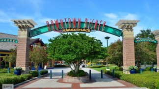 Downtown-disney-sign1