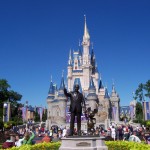 Magic-Kingdom-statue