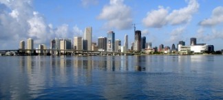 cidade-de-miami-vista-do-mar-600×270