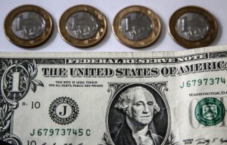 Dolar e moedas