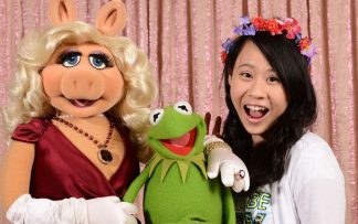 4-a-adolescente-tem-interesse-pelas-artes-e-ja-entrevistou-varios-personagens-famosos-de-morgan-freeman-aos-muppets