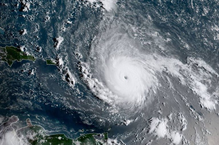 Assista ao vídeo da chegada do Irma a Key West