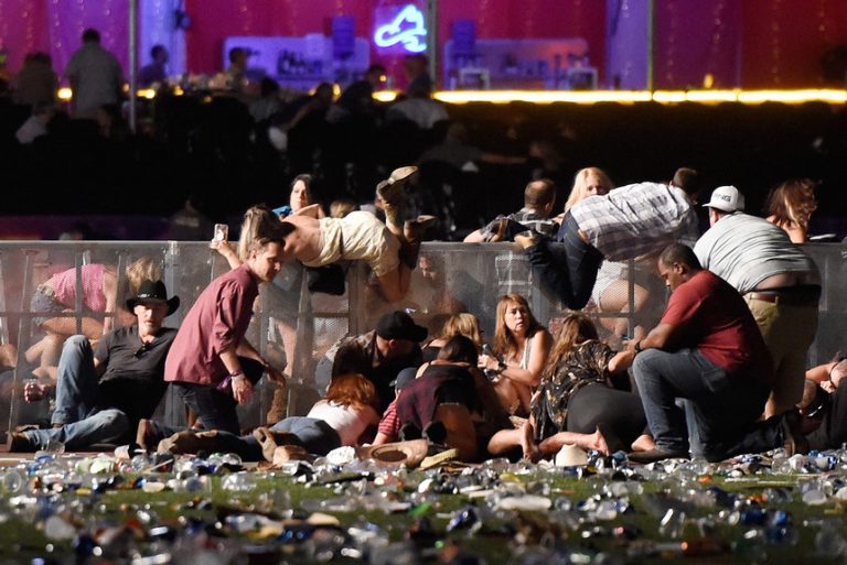 Tiroteio em Las Vegas deixa 58 mortos e mais de 500 feridos; assista ao vídeo
