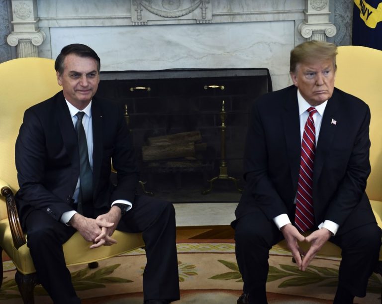 Trump recebe Bolsonaro na Casa Branca e diz que apoia entrada do Brasil na OCDE